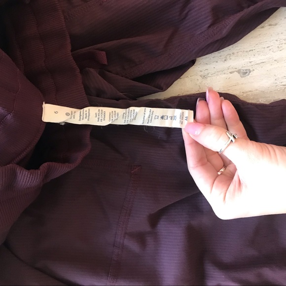 Lululemon Studio Crop No Liner - Picture 4 of 5